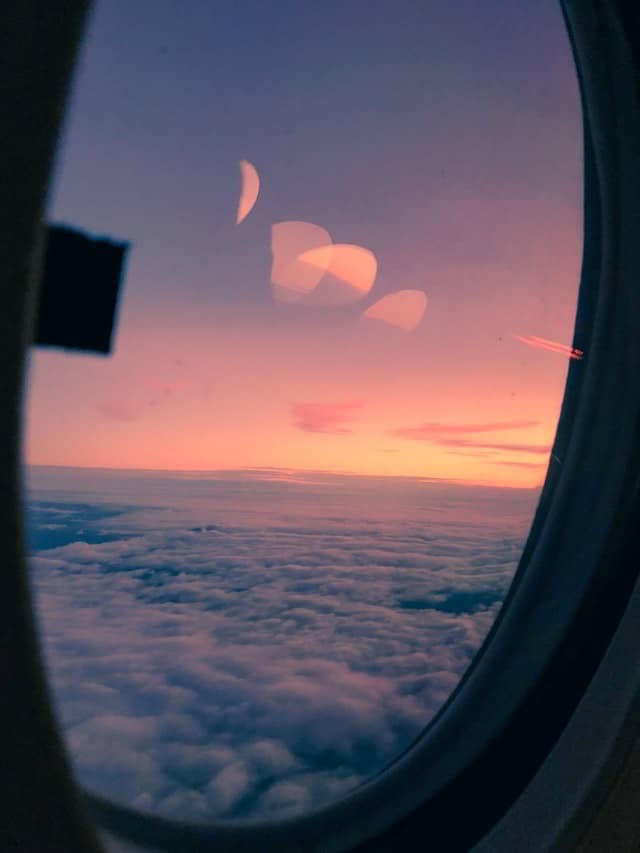picture from a window on a aircraft illustrating fertility in flight crew