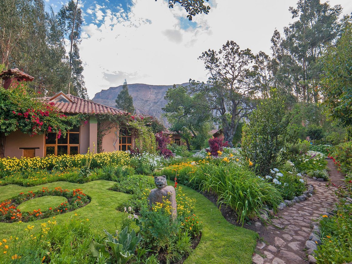 Sun Inti Garden Background